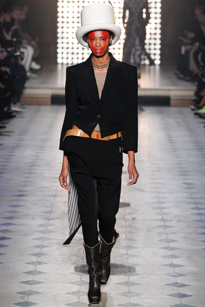 Look 37